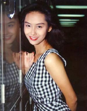 朱茵网友爆料事件视频播放,事件真相揭秘 第1张 朱茵网友爆料事件视频播放,事件真相揭秘 第1张